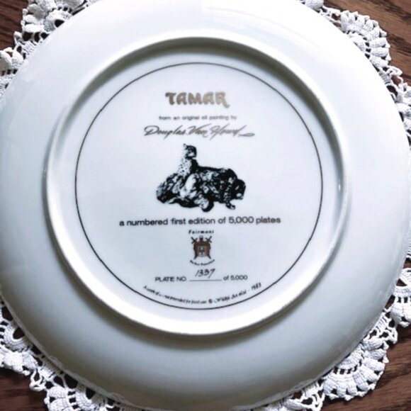 "Tamar" Collector Plate by Douglas Van Dowd - Vintage, EUC - Picture 6 of 9